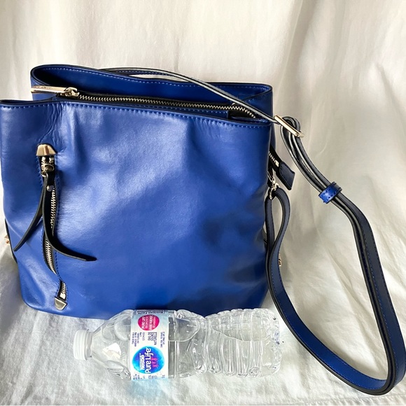 Danier bag, suite for travel - Picture 1 of 3